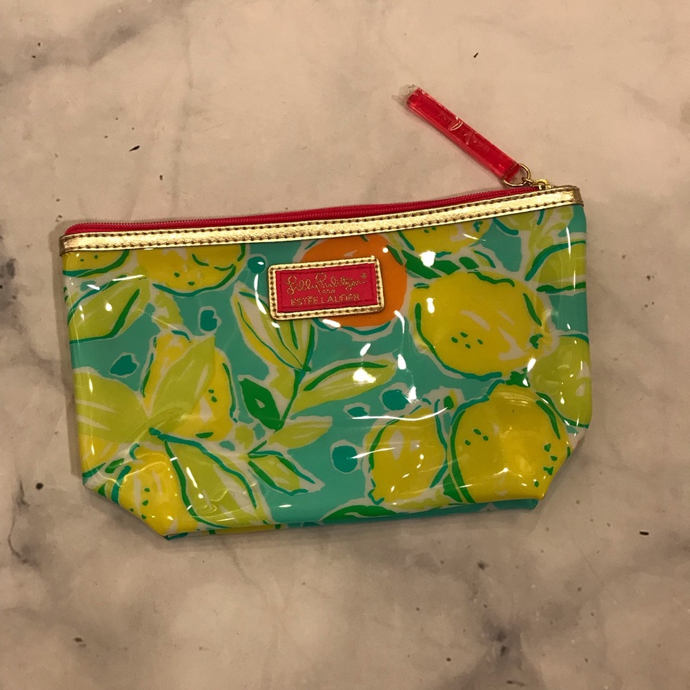*New* Lilly Pulitzer Estée Lauder cosmetics bag 🍋